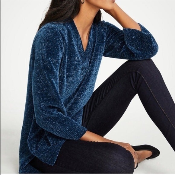 Ann Taylor Sweaters - Ann Taylor Blue Chenille V-Neck Tunic Sweater Size M